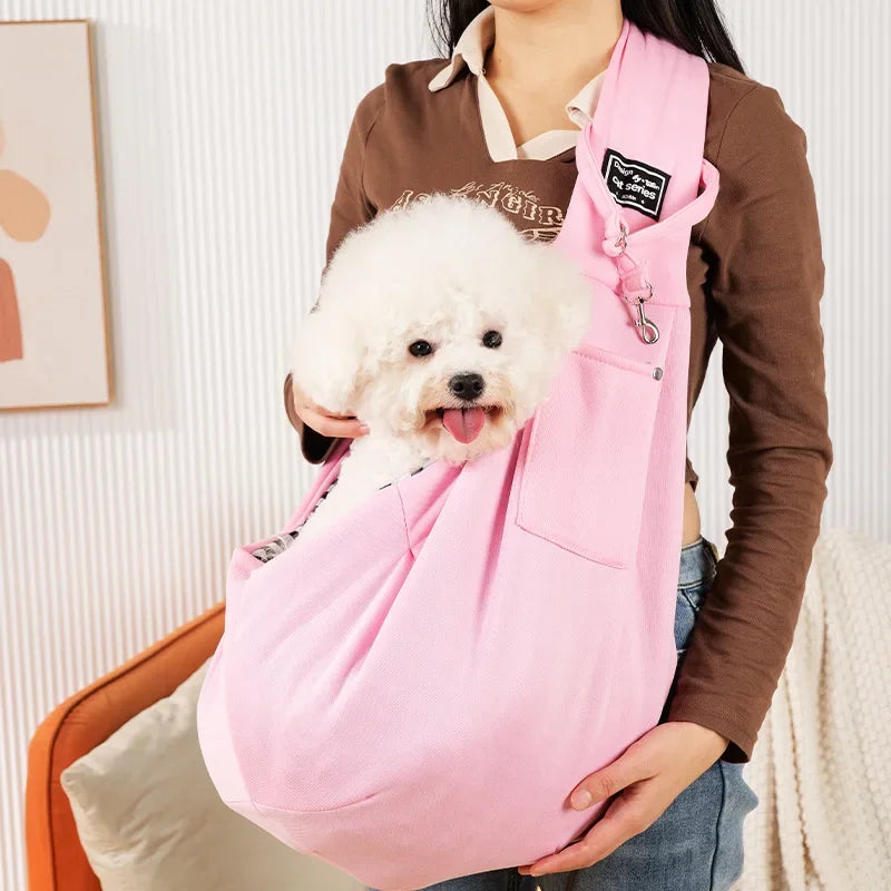 femme avec sac bandouliere chien